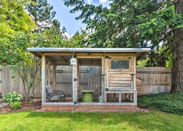 Central Medford Family Retreat With Large Yard!