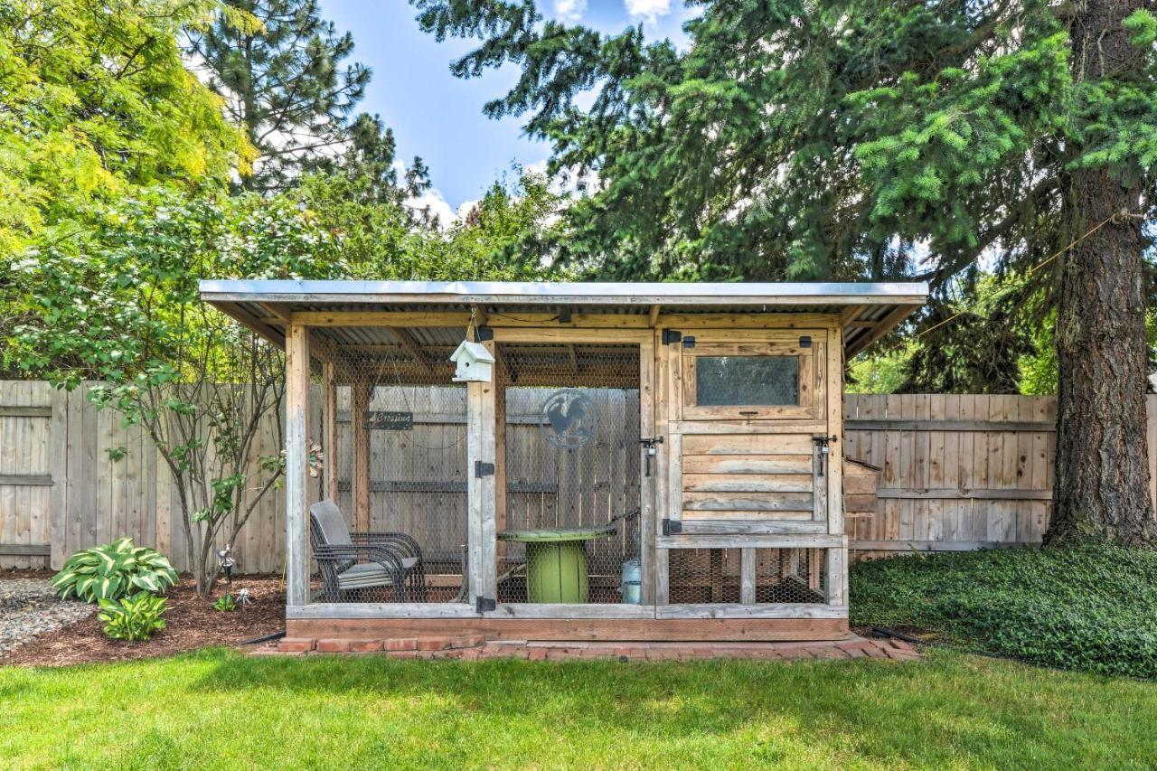 Family Retreat With Large Yard! Holiday home Medford