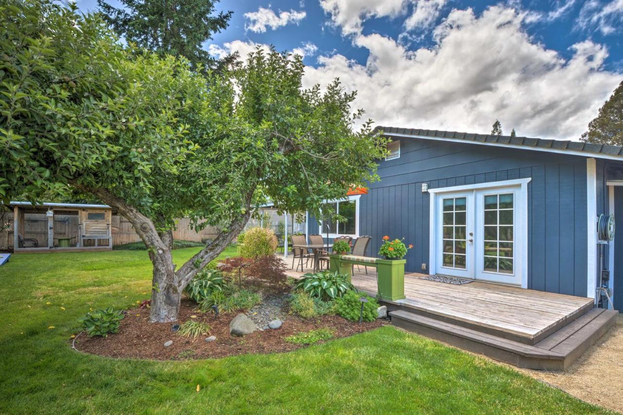 Family Retreat With Large Yard! Holiday home Medford