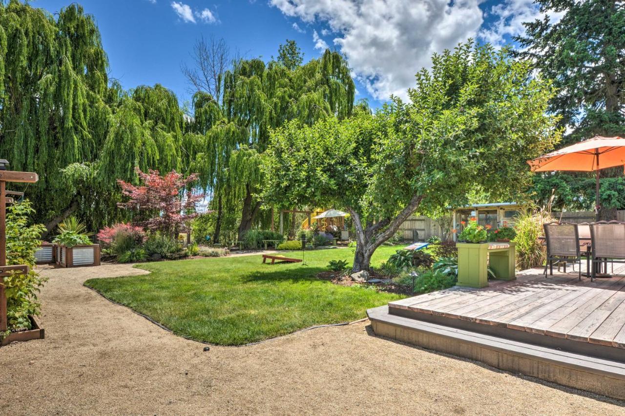 Holiday home Family Retreat With Large Yard! Medford